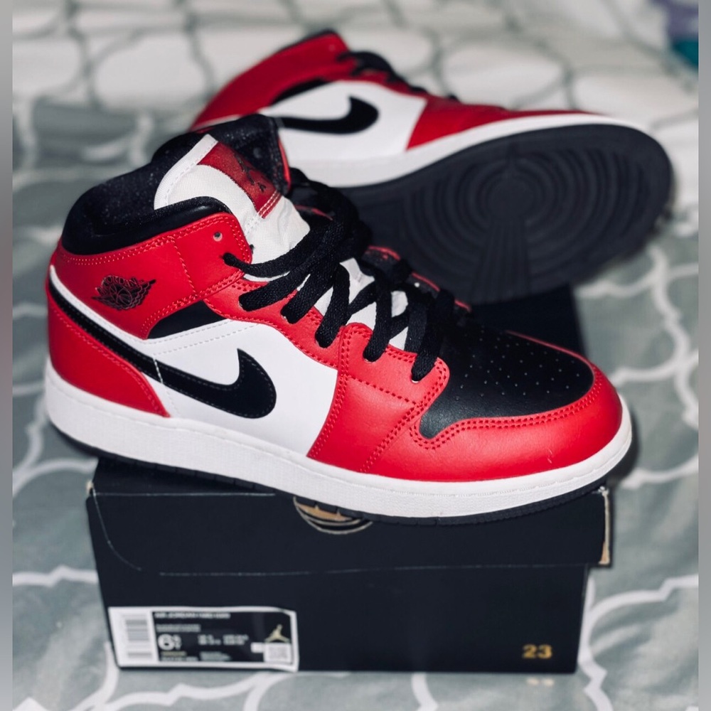 Nike Jordan I mid